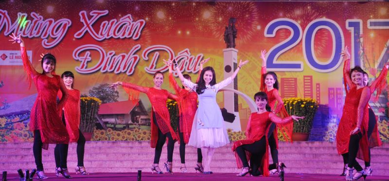 Chương trình nghệ thuật “Mừng Xuân Đinh Dậu 2017 - Mừng Đảng quang vinh”